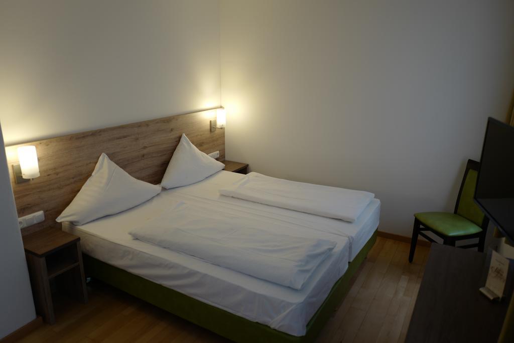 Hotel Stern Gersthofen Extérieur photo
