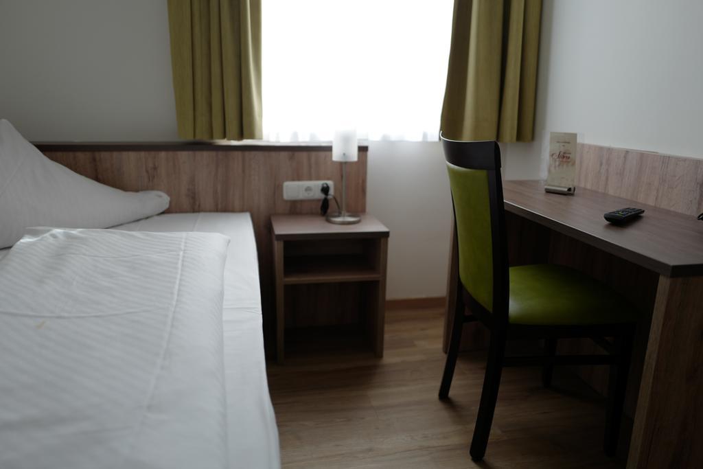 Hotel Stern Gersthofen Extérieur photo
